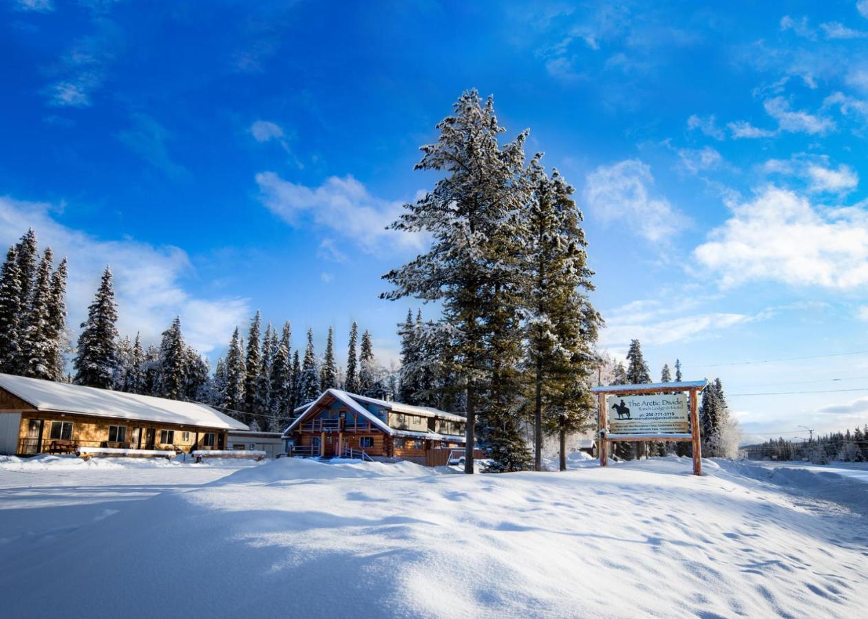 Arctic Divide Lodge Dease Lake Exterior photo